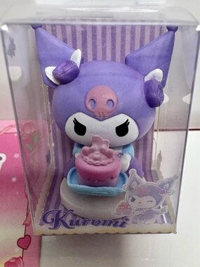 Mini Figurine Kuromi and ID card from Sanrio 2025 series.